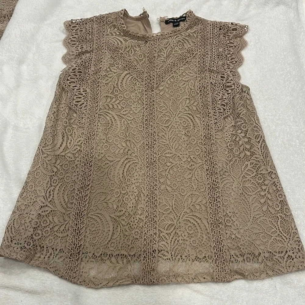 Woman’s Tan Lace Tank-top - Picture 1 of 5
